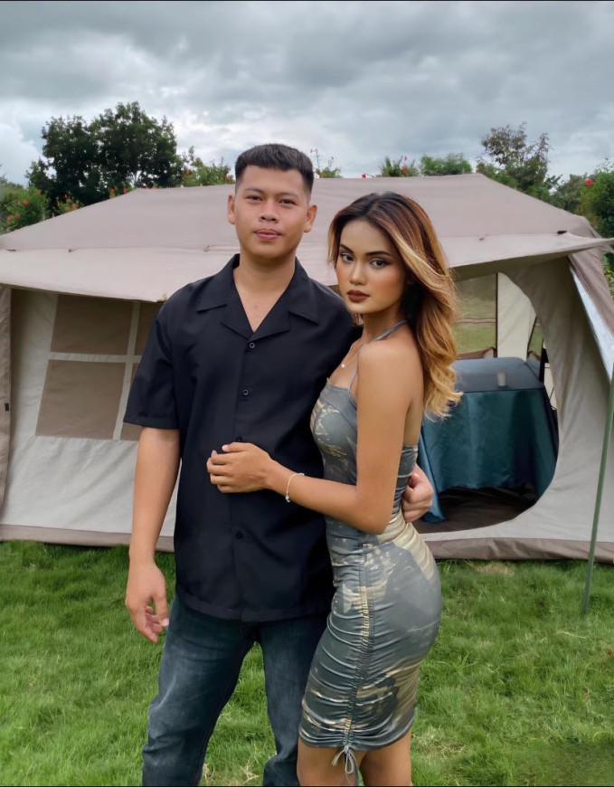 Khi con tròn một tuổi, Juin vô tình biết đến TikTok và tập tành quay video đăng lên đó. Cô nàng không ngờ, clip “biến hình” của mình nổi đình đám trên mạng xã hội, từ đó được biết đến nhiều hơn và rất nhiều cơ hội mới mở ra.