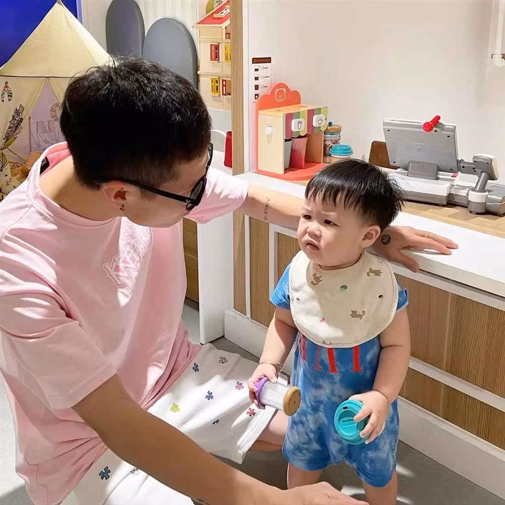 Năm 2019, Joyce Phạm kết hôn với thiếu gia Tâm Nguyễn khi tuổi đời còn trẻ.