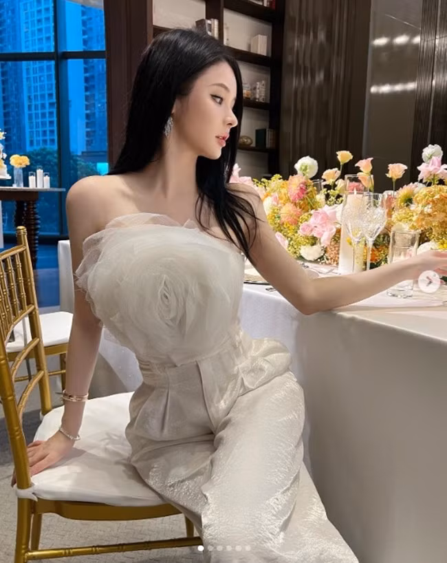 Để có vòng eo vạn người mê, Xiao Xin phải ăn uống và luyện tập khá khắt khe.