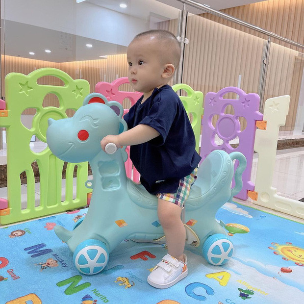 Đồng thời lượng tương tác trên trang cá nhân của bé Ú cũng rất cao, không thua kém bất cứ KOL thứ thiệt nào.