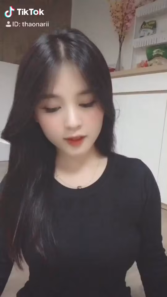 Trước đó, Thảo Nari là bạn gái cũ Trọng Đại tuyển thủ của đội tuyển U23 Việt Nam.