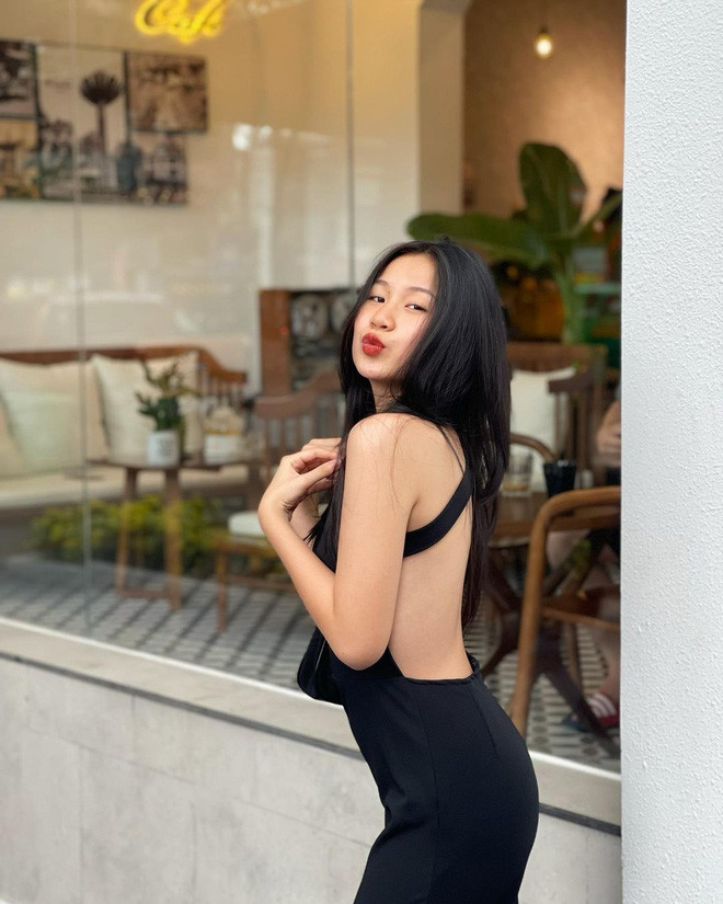 Phía dưới bức ảnh của Mimi, hàng loạt bình luận khen ngợi dành cho cô bạn cũng xuất hiện: "Xịn quá Mimi ơi", "Mlem thế trời ơi", "Hôm nào chị livestream đi ạ",...