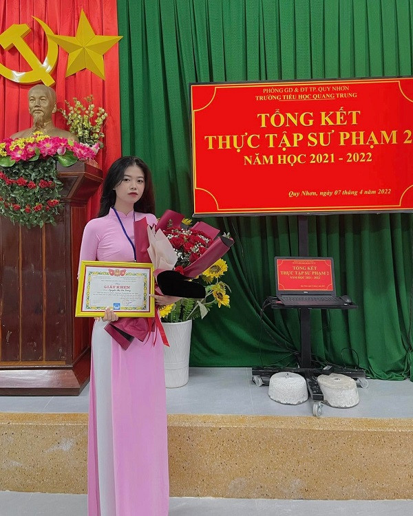 Ngoài thời gian trên trường, Trà Giang còn làm mẫu ảnh và KOL - đều là những công việc đã gắn bó với cô nàng từ năm 18 tuổi.