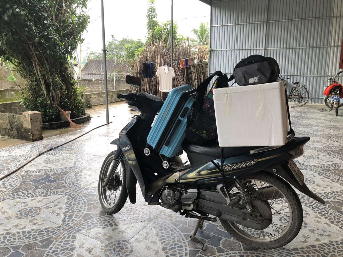 Chỉ những người con xa quê mới có thể cảm nhận hết được những thứ quà quê mẹ gửi đơn sơ nhưng mang nhiều ý nghĩa đến vậy.