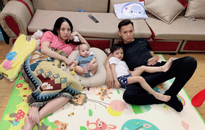 Nếu Tùng Sói đã quá quen thuộc với khán giả qua các video của Độ Mixi thì đây là lần đầu tiên bé Cáo được chính thức lên sóng.