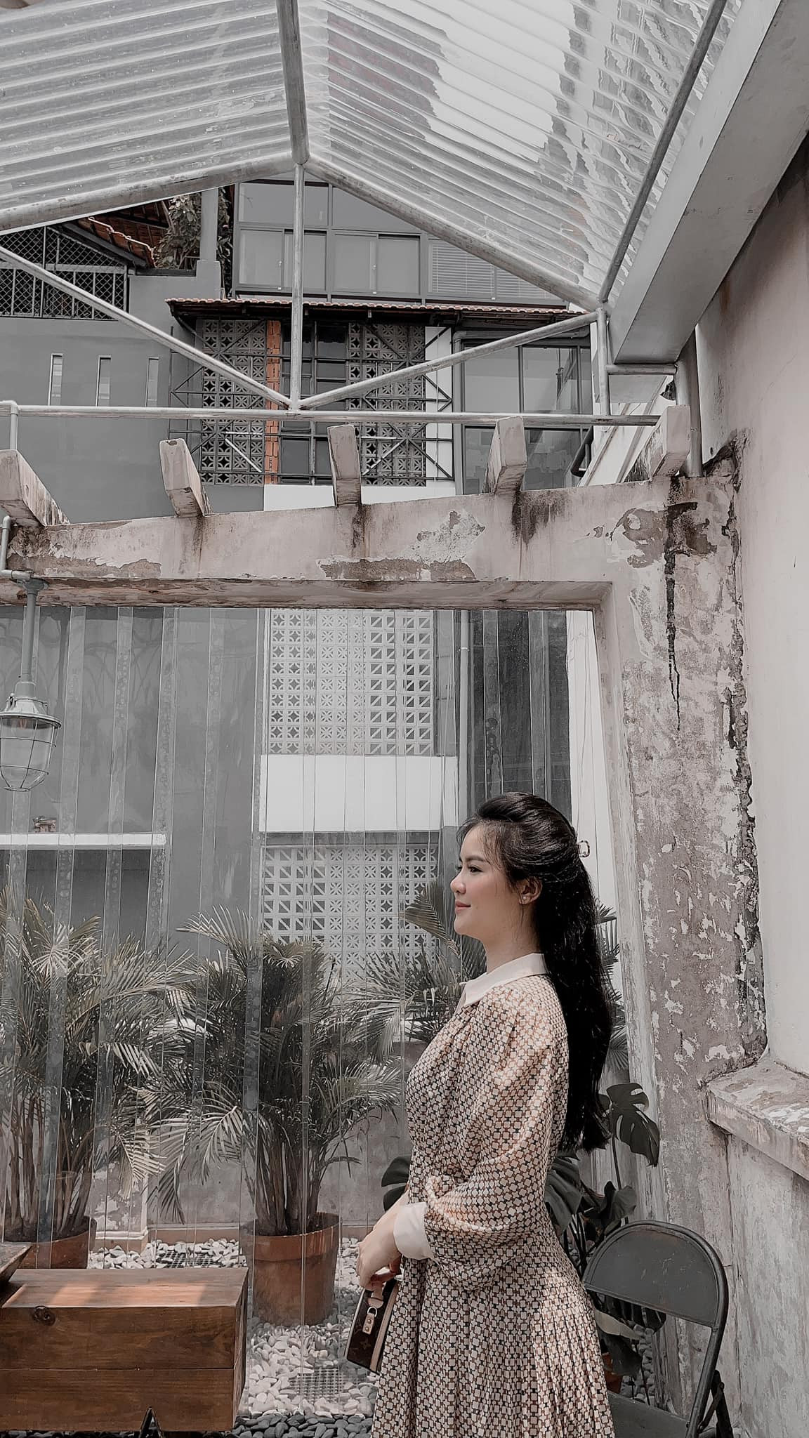 Vậy nên để tránh phiền phức, cô dâu hào môn Quế Long có thể đã quyết định tạm khoá Facebook.