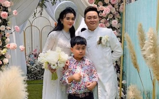 Theo tìm hiểu, con dâu bà chủ khu du lịch Đại Nam có tên Quế Long sinh năm 1996 và từng học tại Đại học Hutech TP Hồ Chí Minh. Hiện tại Quế Long đang sống tại Bình Dương.