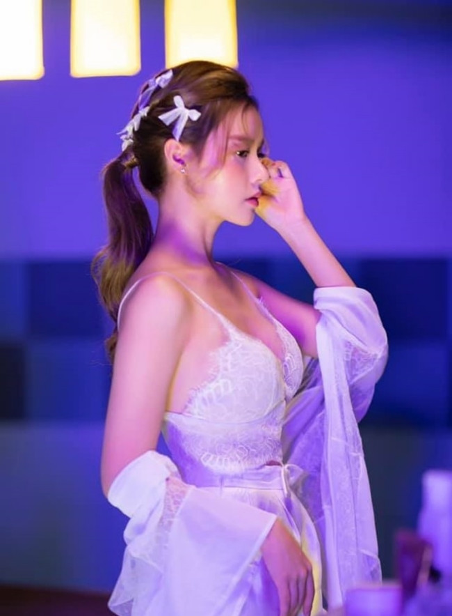 Người đẹp biết lựa chọn những bộ trang phục có thể tôn được lợi thế hình thể của mình.