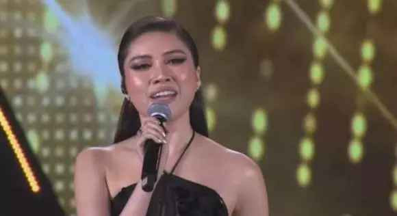 Theo đó, nữ MC xinh đẹp xuất hiện tại chương trình trong vai trò dẫn dắt cùng MC Nguyên Khang.