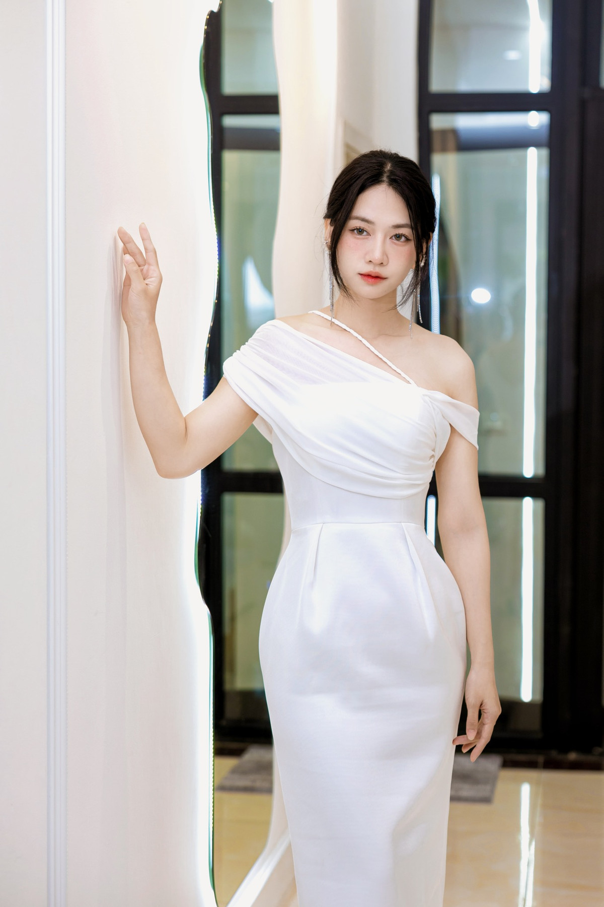 Lê Bống từng chia sẻ rằng, ngoài công việc, việc chăm sóc sức khỏe và duy trì vóc dáng là yếu tố quan trọng giúp cô cảm thấy tự tin, nhiều năng lượng hơn trong mỗi công việc mình làm, từ diễn xuất đến dẫn chương trình.