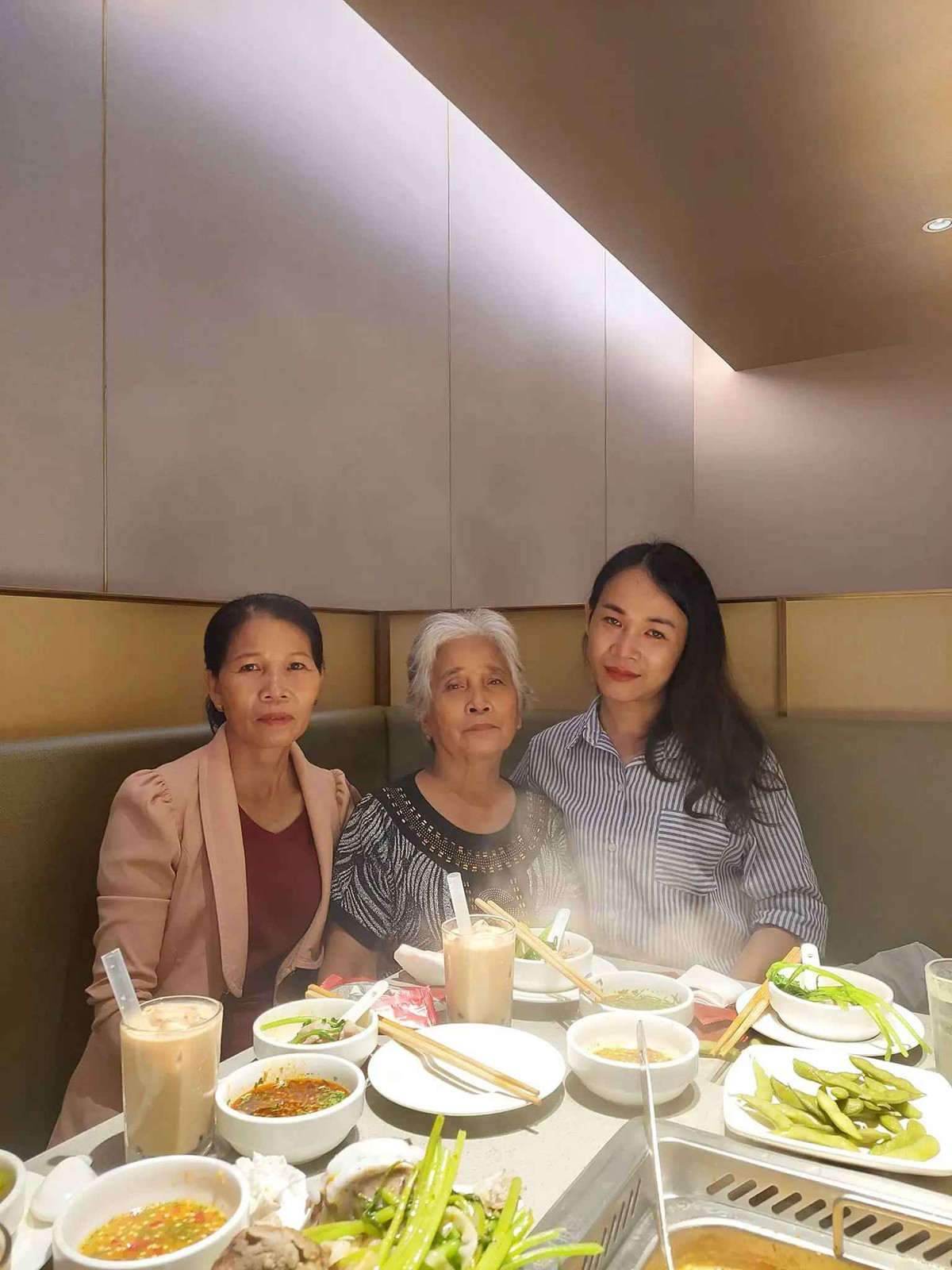 Ngoài công việc giảng dạy ngoại ngữ, Tiêu Linh còn tích cực tham gia các hoạt động, dự án tuyên truyền nâng cao nhận thức cho cộng đồng LGBT. Với sự cố gắng phấn đấu của mình, cô mong muốn đóng góp những giá trị tích cực cho xã hội.