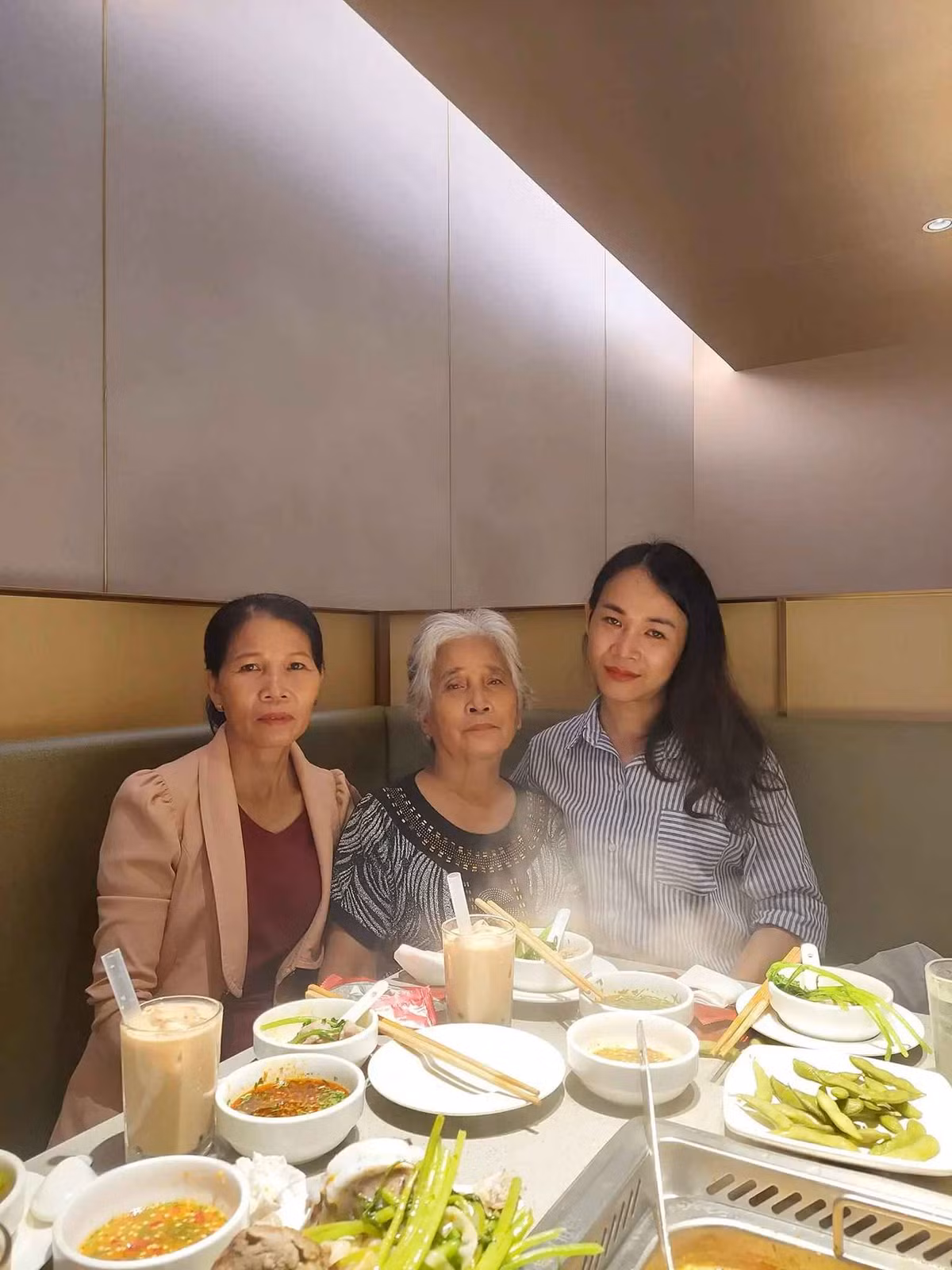 Ngoài công việc giảng dạy ngoại ngữ, Tiêu Linh còn tích cực tham gia các hoạt động, dự án tuyên truyền nâng cao nhận thức cho cộng đồng LGBT. Với sự cố gắng phấn đấu của mình, cô mong muốn đóng góp những giá trị tích cực cho xã hội.