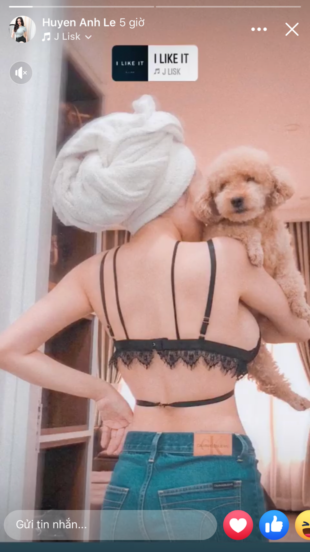 Điển hình như mới đây, Bà Tưng - Lê Thị Huyền Anh up story sương sương diện nội y khoe trọn body nóng bỏng.