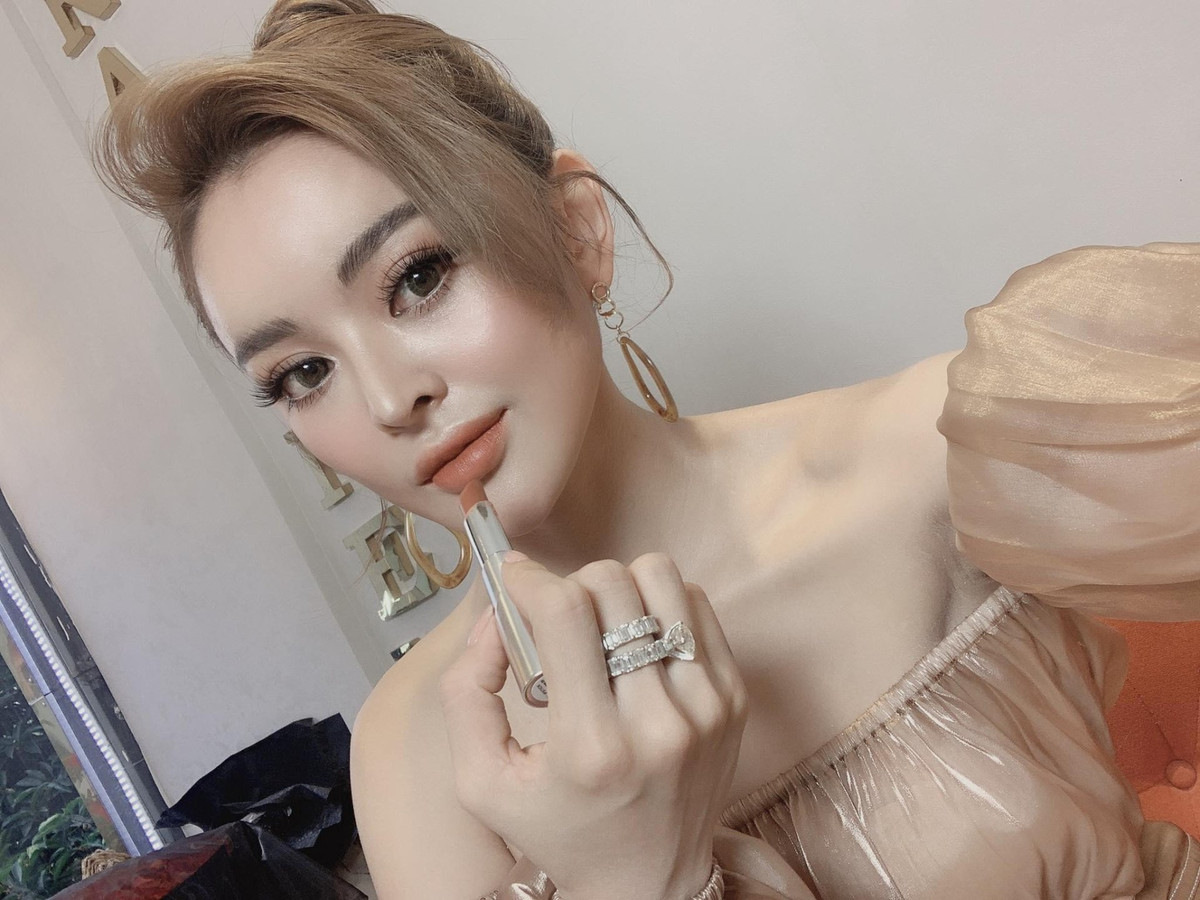 Nguyên nhân vụ việc xuất phát chuyện ẩu đả giữa nhân viên cửa hàng của hot girl Trang Nemo và nhóm của Trần My từ chuyện cả hai cùng kinh doanh chung một sản phẩm giảm cân.