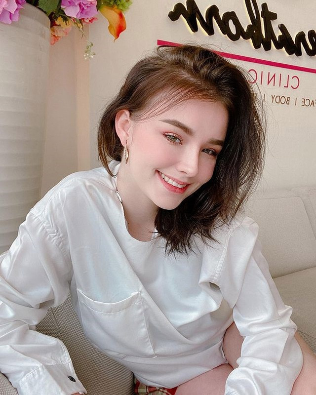 Nhiều người bất ngờ với Jessie Vard khi cô có phần nổi loạn với 1 hình xăm "hầm hố" sau lưng.