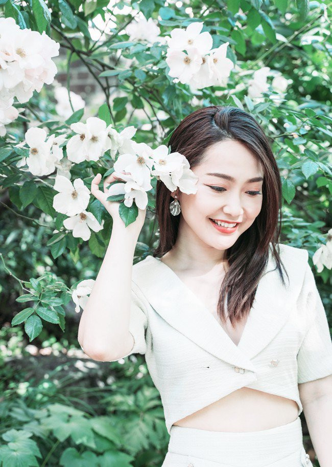 Anh Đào chia sẻ rằng: "Tôi hay được hỏi là: Bạn học năm mấy? Tôi cũng trêu lại là: Nếu bạn học ngành Information systems management hoặc vào khoa Business thì chắc chắn bạn sẽ gặp mình. Vì mình sẽ là giáo viên của bạn!".