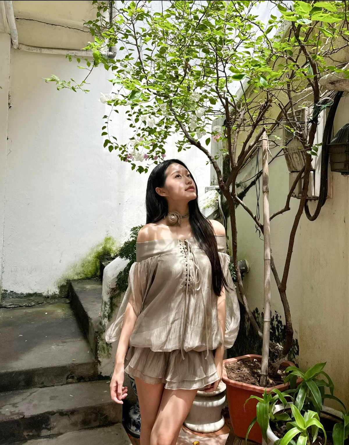 Nàng WAGs được đánh giá là người thông minh và biết cách ứng xử trước những tình huống khó.