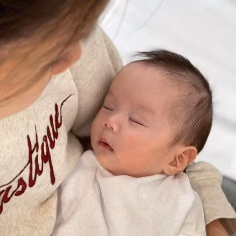 Sau nửa năm, An Nguy vẫn rất ít khi chia sẻ khoảnh khắc trọn vẹn của 2 mẹ con.