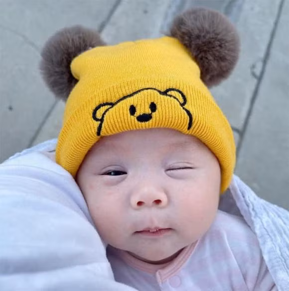 Ngắm nhìn ảnh con gái An Nguy ai cũng xuýt xoa trước vẻ đáng yêu, xinh xắn của nhóc tỳ và không ngớt lời khen cho nhan sắc của bà mẹ một con.