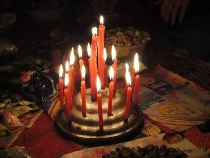 Trường hợp này còn thảm hơn, đến bánh chưng còn chả có