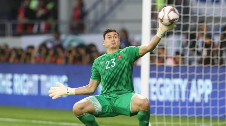 Van Lam lo hen voi doi tuyen Viet Nam, dieu gi dang xay ra?-Hinh-3