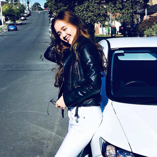 Mỹ Vân sở hữu chiều cao 1,70 m, chuộng phong cách khỏe khoắn. Cô thường được các diễn đàn gái xinh khen có gương mặt giống với gái Tây.