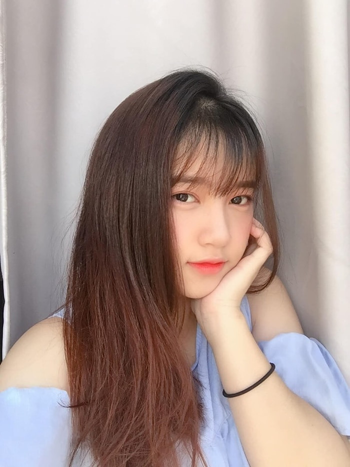 Xuất hiện trên fanpage Trai Xinh Gái Đẹp của trường Đại học Tôn Đức Thắng, Ngọc Thảo nhanh chóng nhận được sự quan tâm đặc biệt của cư dân mạng bởi vẻ bề ngoài vô cùng xinh đẹp.