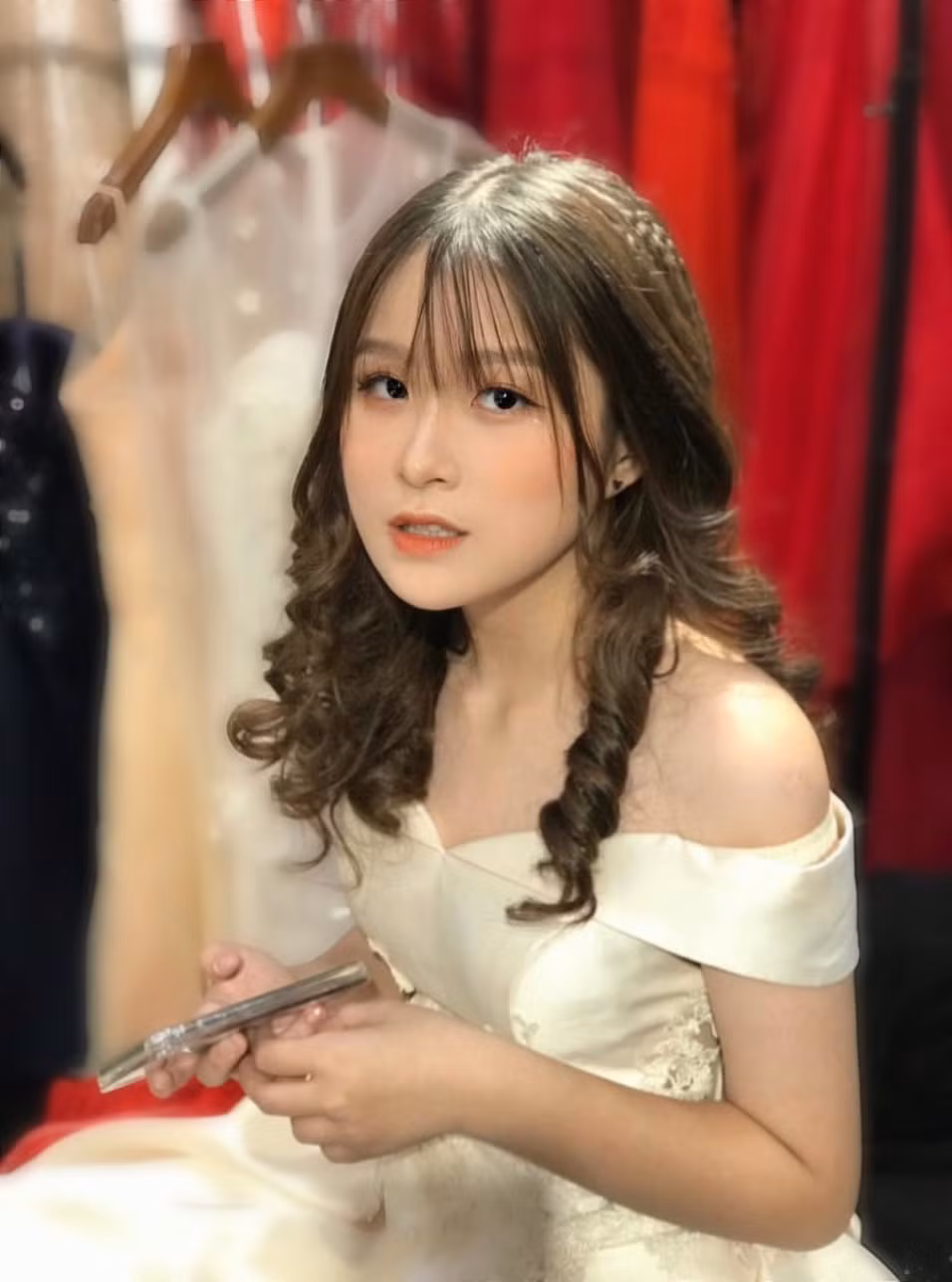 Thời buổi gái đẹp nhiều vô kể nhưng hội gái vừa xinh vừa giỏi thì lại càng hút sự chú ý hơn nữa. Điển hình mới nhất phải nhắc đến rich kid của làng TikTok có tên Chao.