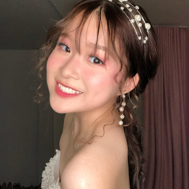 Nguồn thu nhập mà Châu Anh kiếm được từ cửa hàng không hề nhỏ. Ngoại trừ học phí, cô nàng đã tự chi trả mọi thứ khác như mua sắm, ăn uống, chi tiêu hàng ngày...