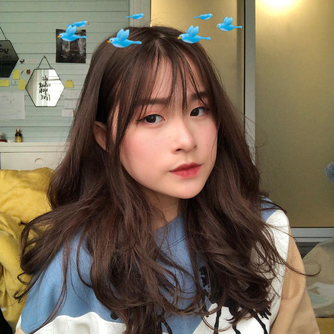 Chỉ là hiện giờ có nhiều suy nghĩ xấu về cụm từ “rich kid” là ăn bám này nọ nên em mong mọi người có thể nghĩ thoáng hơn để những người sinh ra trong gia đình giàu có được thể hiện bản thân". Châu Anh cho biết thêm.