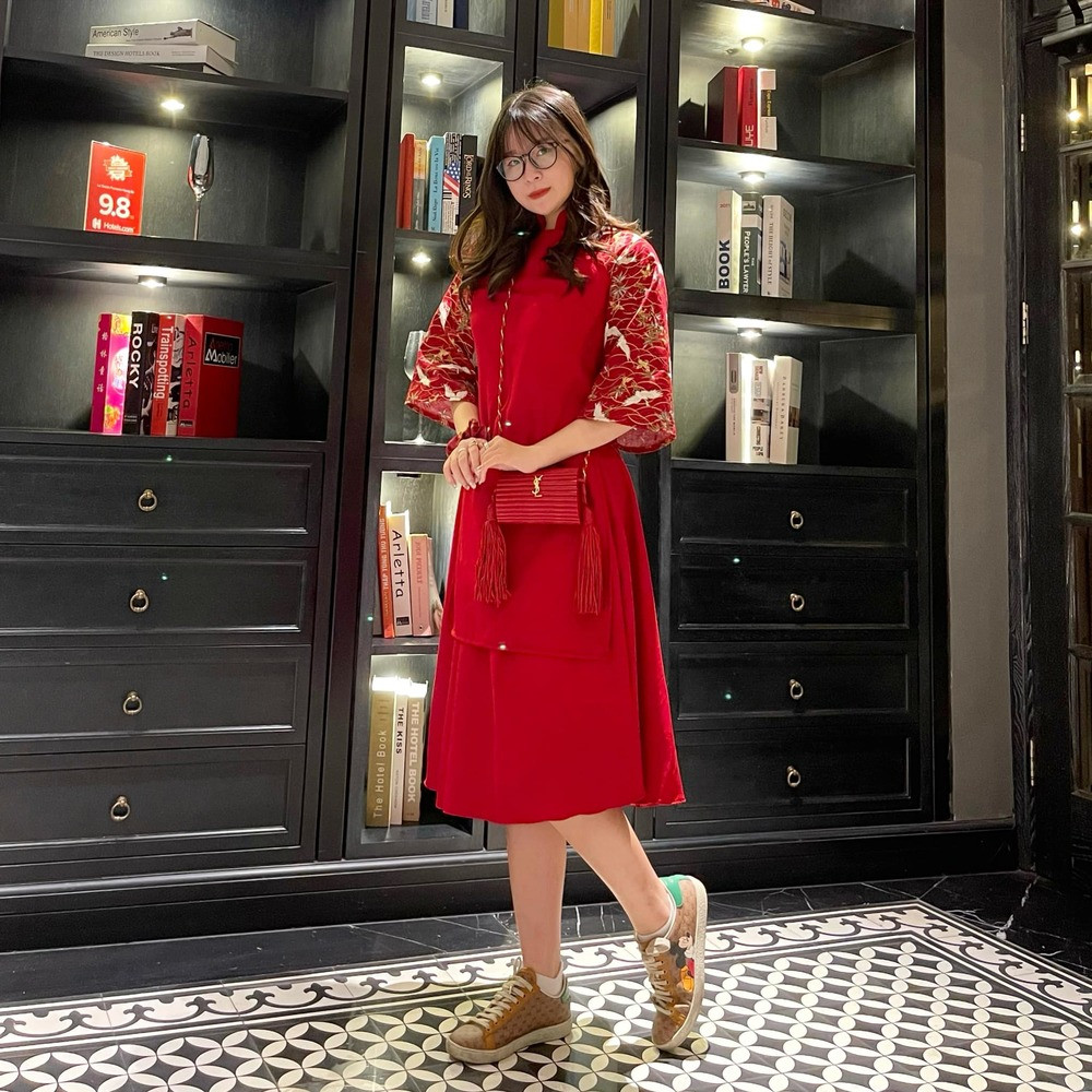 Hot girl TikTok Chao có tên thật là Châu Anh, sinh năm 2003), học sinh lớp 12 tại 1 trường quốc tế ở Hà Nội.