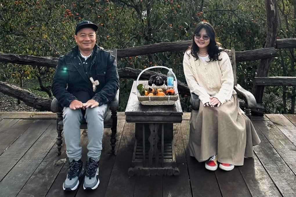 Về phía gia đình, bố mẹ của Giang cũng rất đồng thuận, vui vẻ với chuyện tình này vì đã quen biết Đảo từ trước. Cặp đôi tổ chức đám hỏi vào tháng 7 vừa qua và mới đây nhất, cả hai đã chính thức về chung nhà với đám cưới hoành tráng, cùng màn rước dâu “chất” nhất Đà Nẵng.