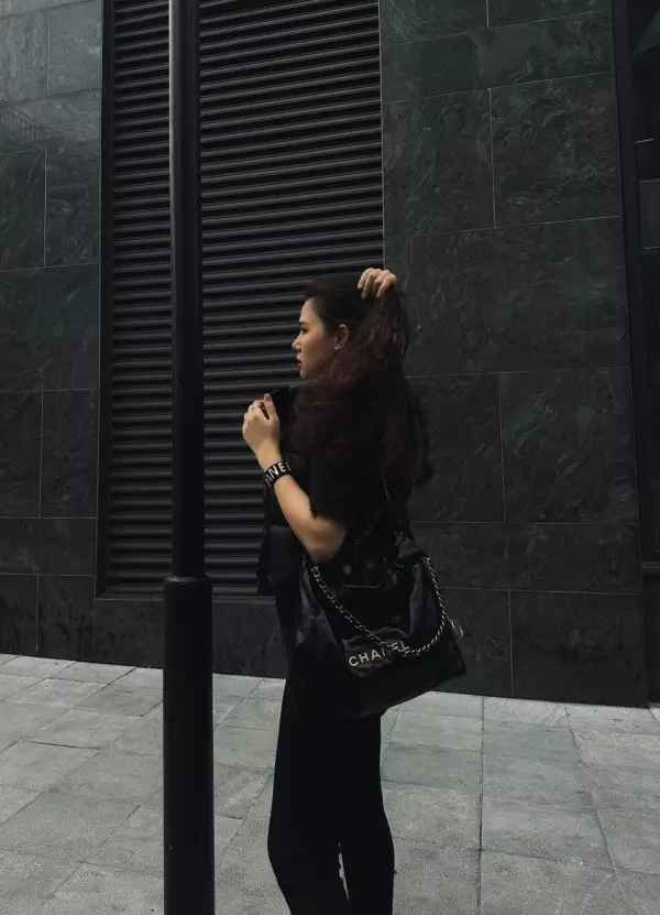 Sau khi hoàn thành thiên chức làm mẹ, Phanh Lee thường xuyên đi du lịch ở nhiều nơi, check-in nhiều địa điểm nghỉ dưỡng sang chảnh, nổi tiếng.