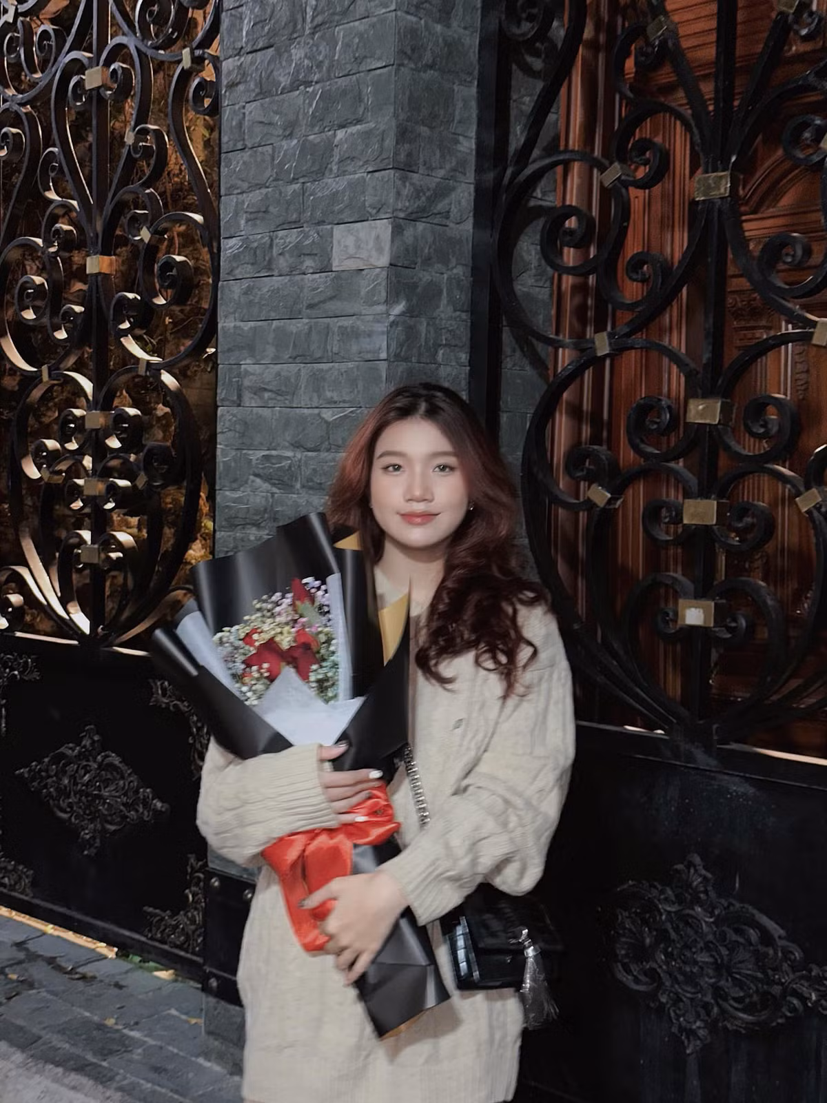 Đặc biệt, gái xinh này còn make-up cực kỳ “đầm tay” với xu hướng trang điểm 3D, vốn đòi hỏi kỹ thuật sử dụng cọ điêu luyện.