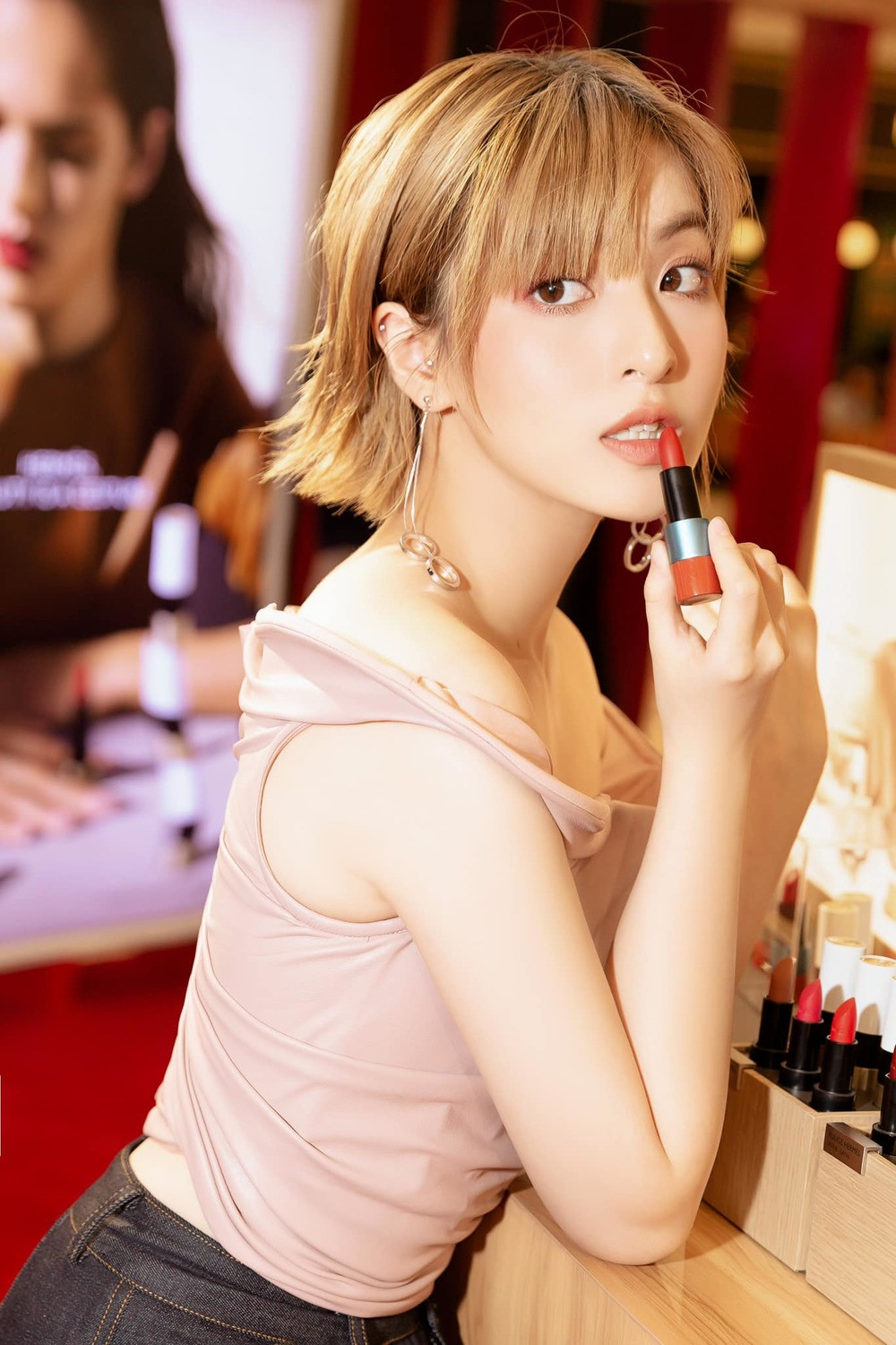 Trước khi đóng phim, Thảo Tâm được dân mạng biết đến với biệt danh "hot girl IELTS" cùng thành tích siêu khủng trong con đường học thuật. Cô là gương mặt quen thuộc trong các chương trình tiếng Anh của VTV.