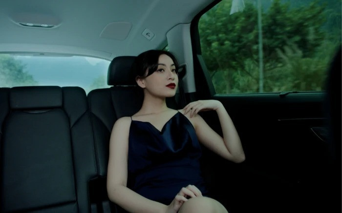 Ở dự án 578: Phát Đạn Của Kẻ Điên của Hoa hậu H'Hen Niê, Thảo Tâm lột xác thành một người phụ nữ kiêu sang, quý phái gây bất ngờ.