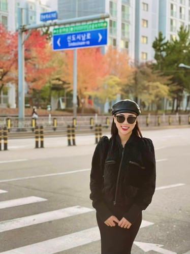 Nhìn những hình ảnh xinh đẹp, rạng rỡ của Tường Vi đã tiếp thêm nguồn năng lượng tích cực cho rất nhiều người. Tuy nhiên, để làm tốt công việc tiếp viên hàng không không phải điều dễ dàng.