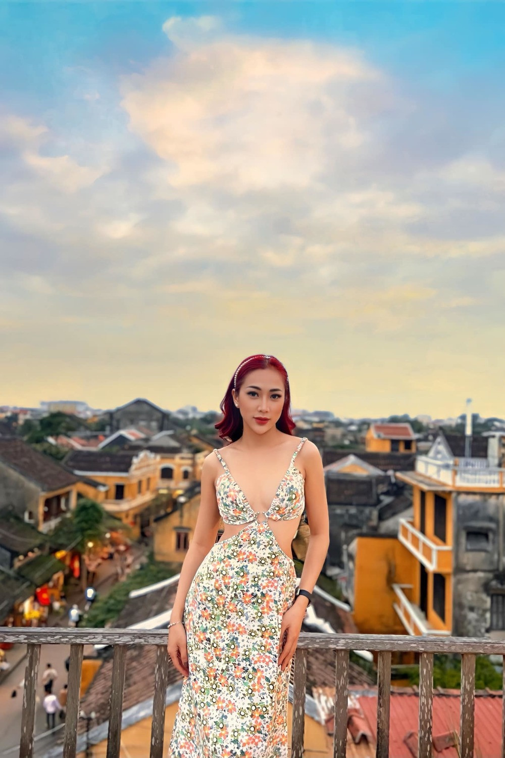 Theo dõi trang Facebook cá nhân của Tường Vi có thể dễ dàng nhận thấy cô là một người thân thiện và cực kì dễ thương.