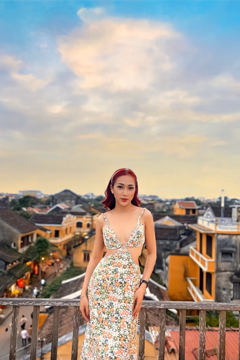 Theo dõi trang Facebook cá nhân của Tường Vi có thể dễ dàng nhận thấy cô là một người thân thiện và cực kì dễ thương.