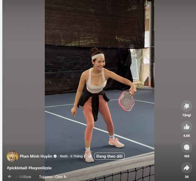 Một số người bênh vực Huyền Lizzie và cho rằng cô là người công chúng nên việc liên tục cập nhật cuộc sống hằng ngày cũng là điều dễ hiểu.