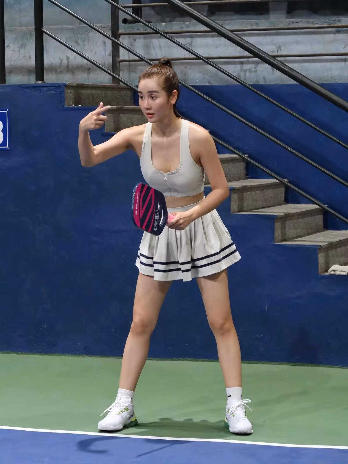 Nhiều bạn bè đều chứng kiến Huyền Lizzie tập luyện vô cùng hăng say và đầy đam mê trên sân bóng, đây là bằng chứng thuyết phục nhất dành cho một dân chơi thể thao chính hiệu.