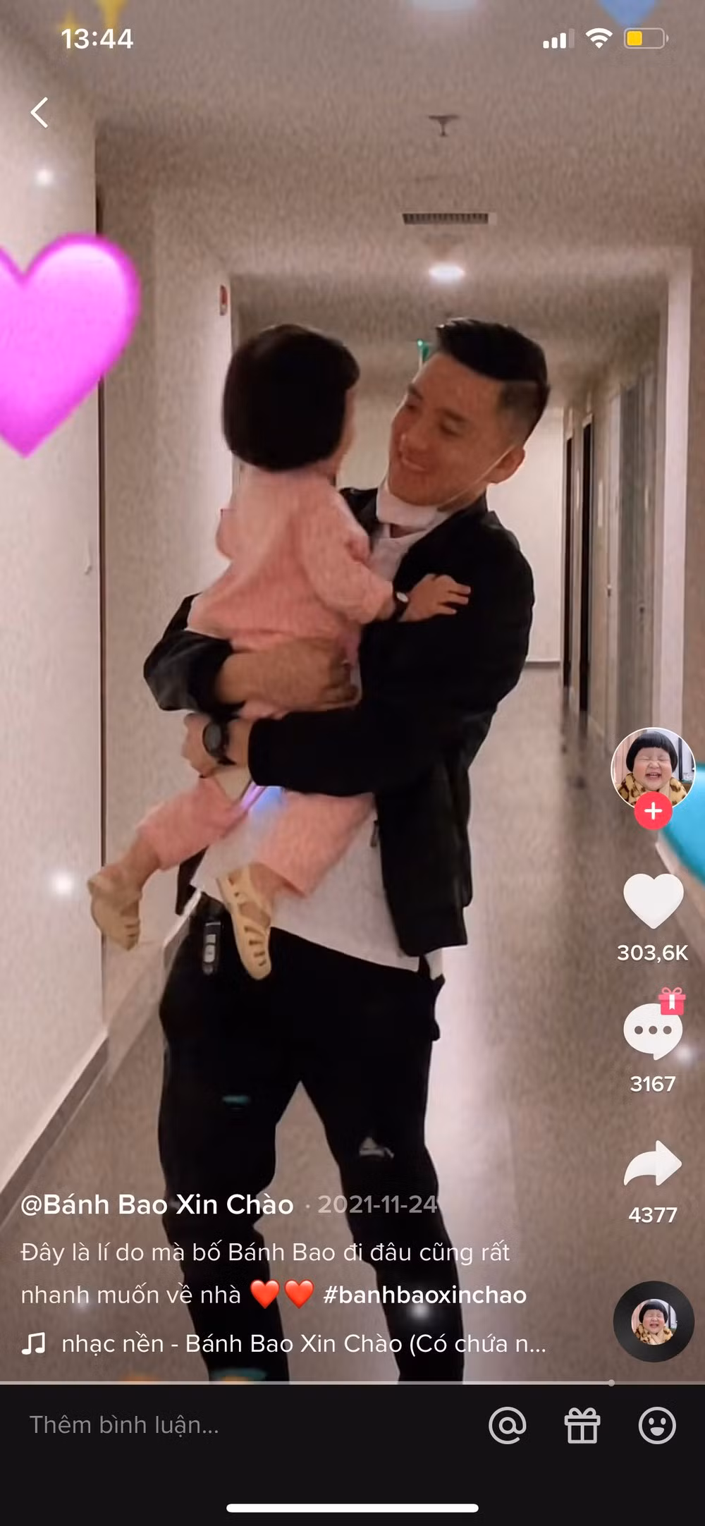 Nhờ kiểu tóc này, Bao có thể thoải mái vui chơi vì không sợ tóc vướng vào mắt. Mẹ cũng không cần tạo kiểu vì tóc có thể tự động vào nếp mà không cần làm gì quá nhiều.