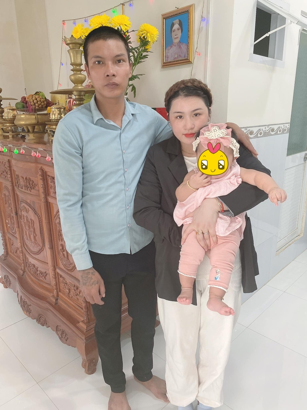 Thời điểm Kim Thuỷ "vượt cạn", nam YouTuber cũng không ngừng động viên, an ủi bà xã. Cùng một lúc, anh phải vừa chăm vợ vừa lo cho con gái cưng mới chào đời.