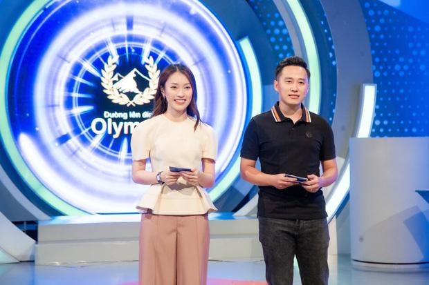 Khánh Vy (sinh năm 1999) vốn không còn là cái tên xa lạ với netizen Việt. Từ lâu cô nàng được xem là hình mẫu "con người ta" khi không chỉ xinh đẹp mà còn cực giỏi giang.