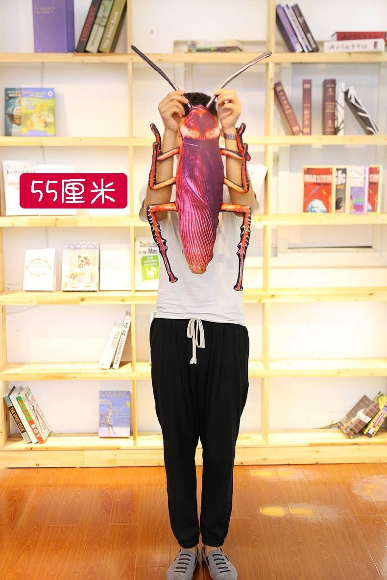 Bên cạnh đó, một số người lại cho rằng "lấy độc trị độc", biết đâu đấy những chiếc gối ôm này lại là thứ đồ 'trị bệnh' cho những người sợ loài gián.