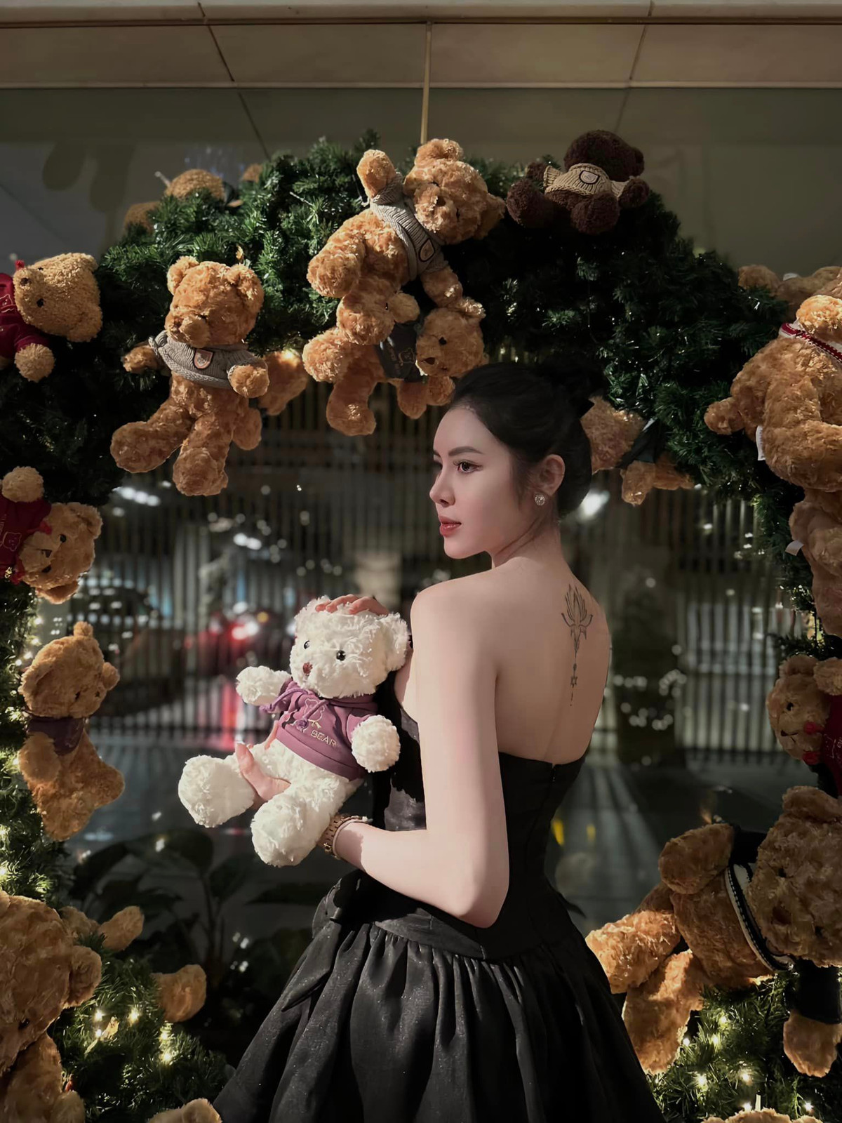 Bên cạnh tập luyện, mỹ nhân ngành hàng không cũng duy trì chế độ ăn chay trường