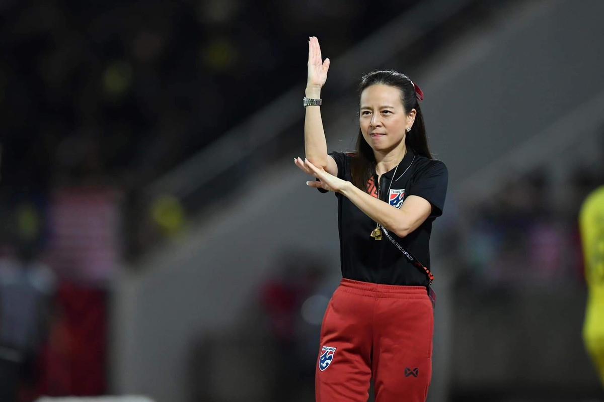 Công chúng hy vọng rằng dưới sự quản lý và chăm sóc của nữ tỷ phú, nền bóng đá Thái sẽ có cơ hội phát triển và khởi sắc vượt bậc tại châu Á.