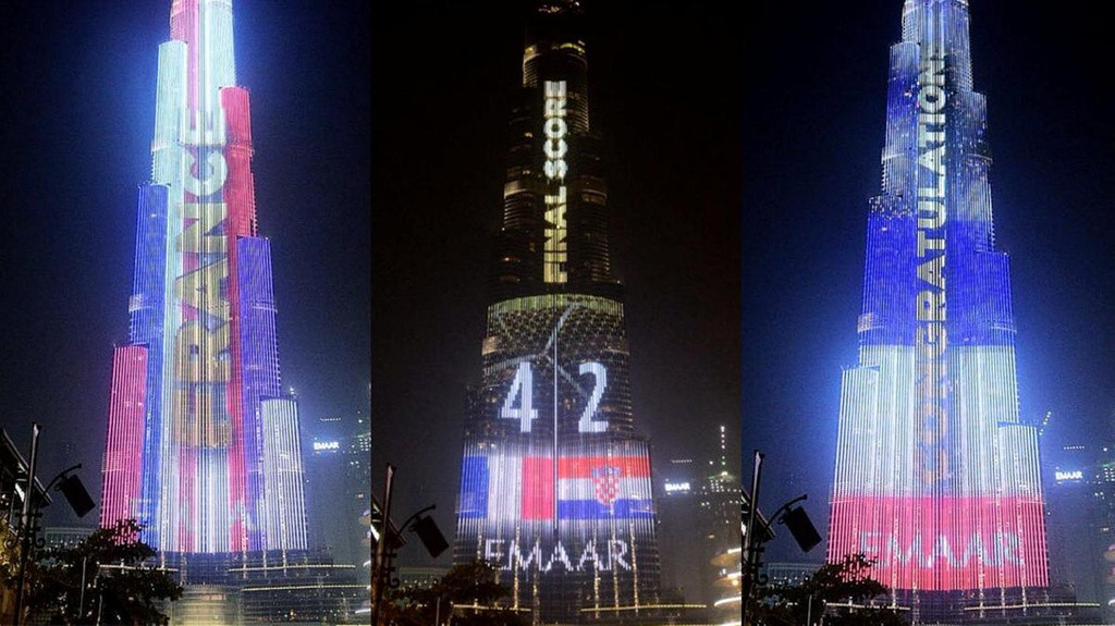 Năm 2018, màn hình LED quanh tháp Burj Khalifa đã trở thành “bảng tỷ số bóng đá cao nhất thế giới” khi cập nhật tỷ số các trận đấu tại FIFA World Cup theo thời gian thực và quốc kỳ của nước chiến thắng. Ảnh: Burj Khalifa.