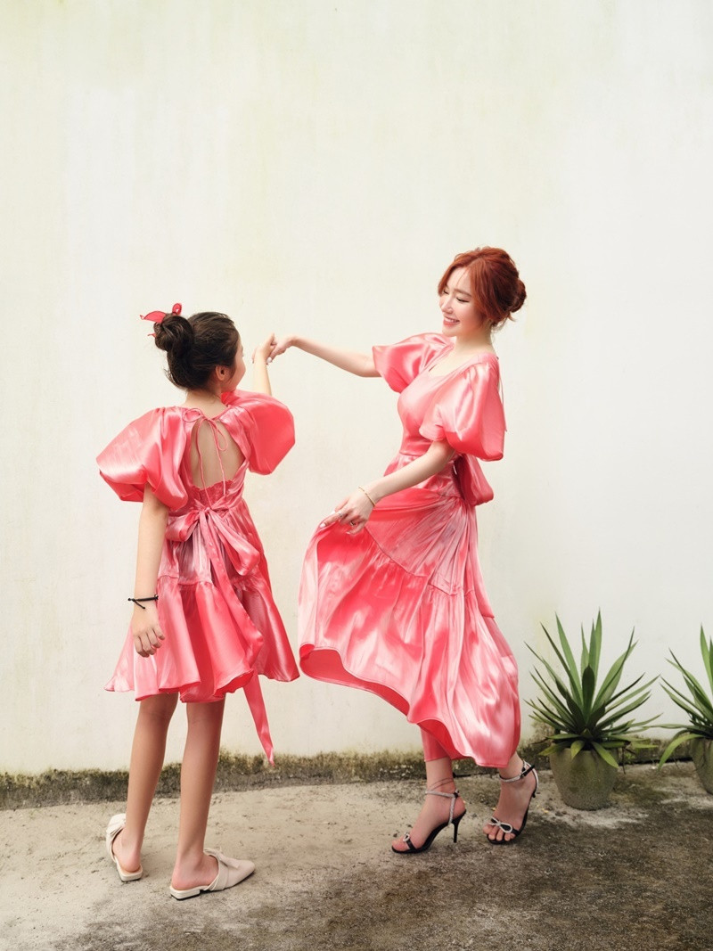 Sau khi trải qua cuộc hôn nhân không mấy trọn vẹn, Elly Trần thường xuyên chia sẻ về các con trên mạng xã hội.