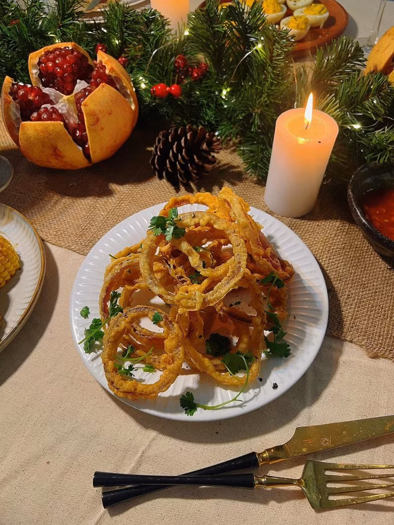 Khi chuẩn bị một bữa tiệc Giáng sinh như thế này điều mà Vân Anh chú ý nhất chính là việc lên ý tưởng trang trí bữa ăn sao cho có không khí Giáng sinh nhất có thể.